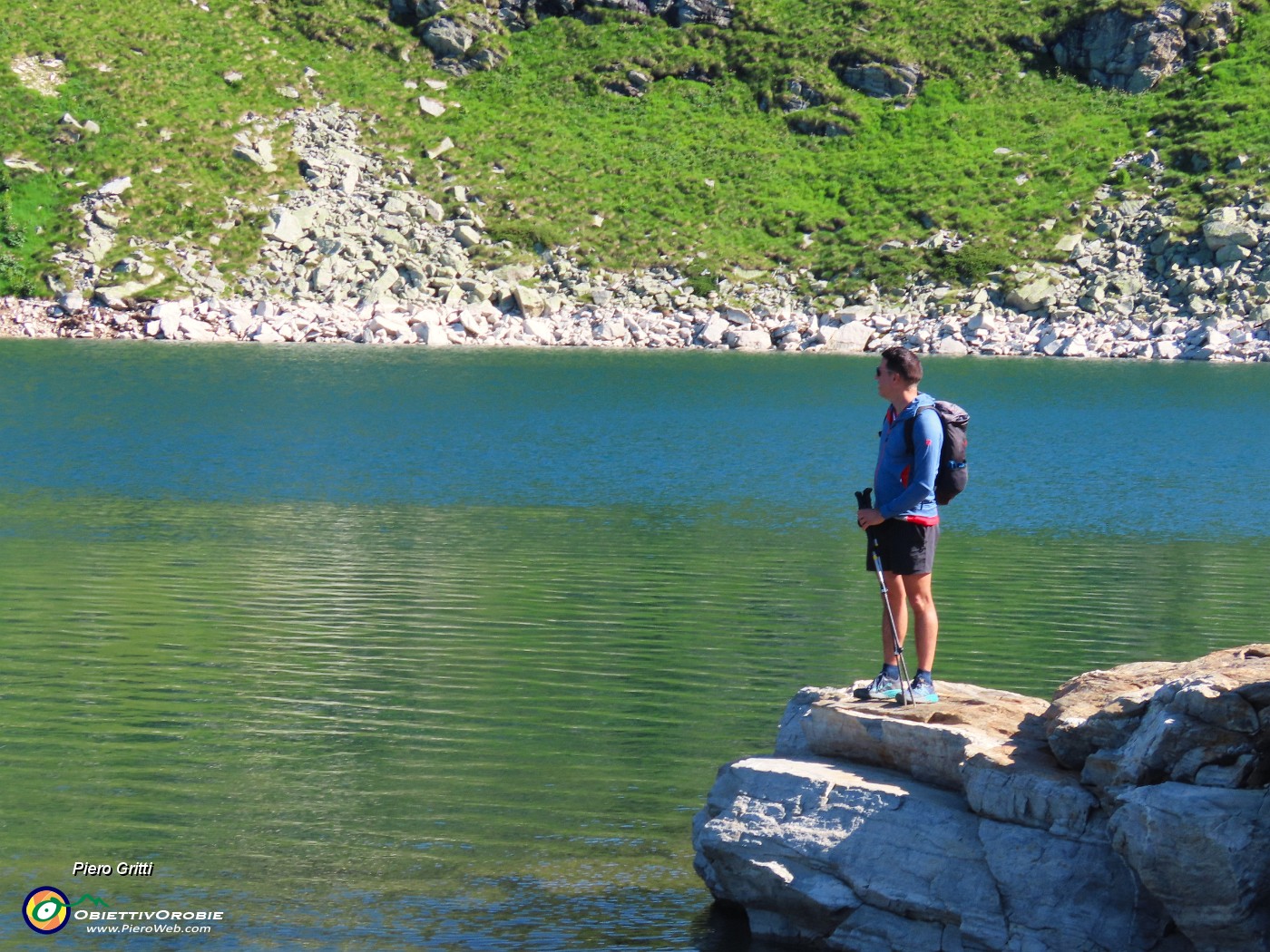 12 Lago Moro con le acque azzurro scuro.JPG
